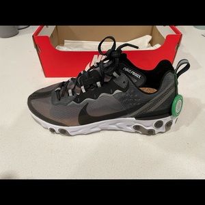 NWT Nike React element men’s shoe